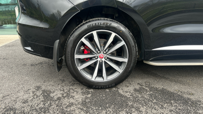 Jaguar F-Pace 2.0 D200 R-Dynamic SE 5dr Auto AWD Diesel Estate